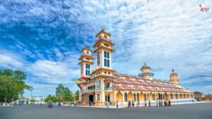Tour Đông Nam Bộ 1 NGÀY: Tây Ninh - Núi Bà Đen từ HCM